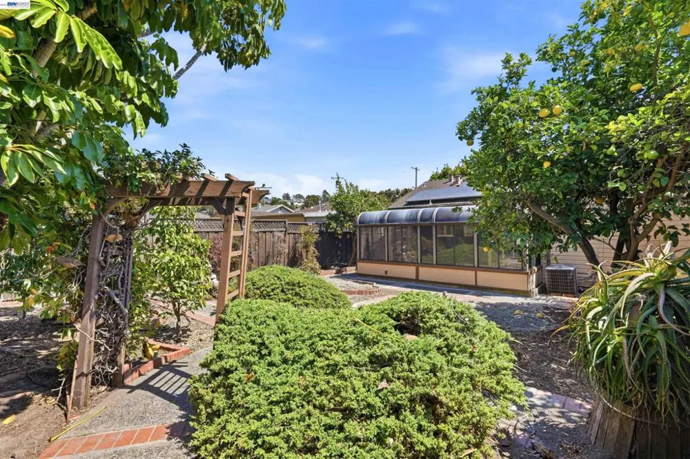 5401 Solano Ave Richmond, CA 94805