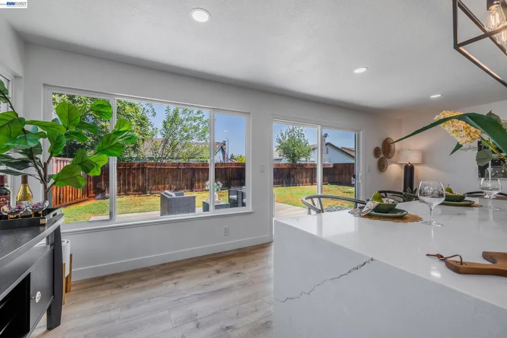 33457 Caliban Dr Fremont, CA 94555