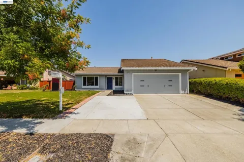 33457 Caliban Dr