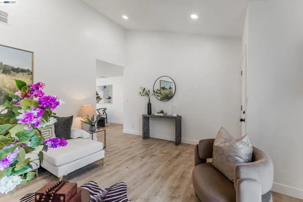 33457 Caliban Dr Fremont, CA 94555