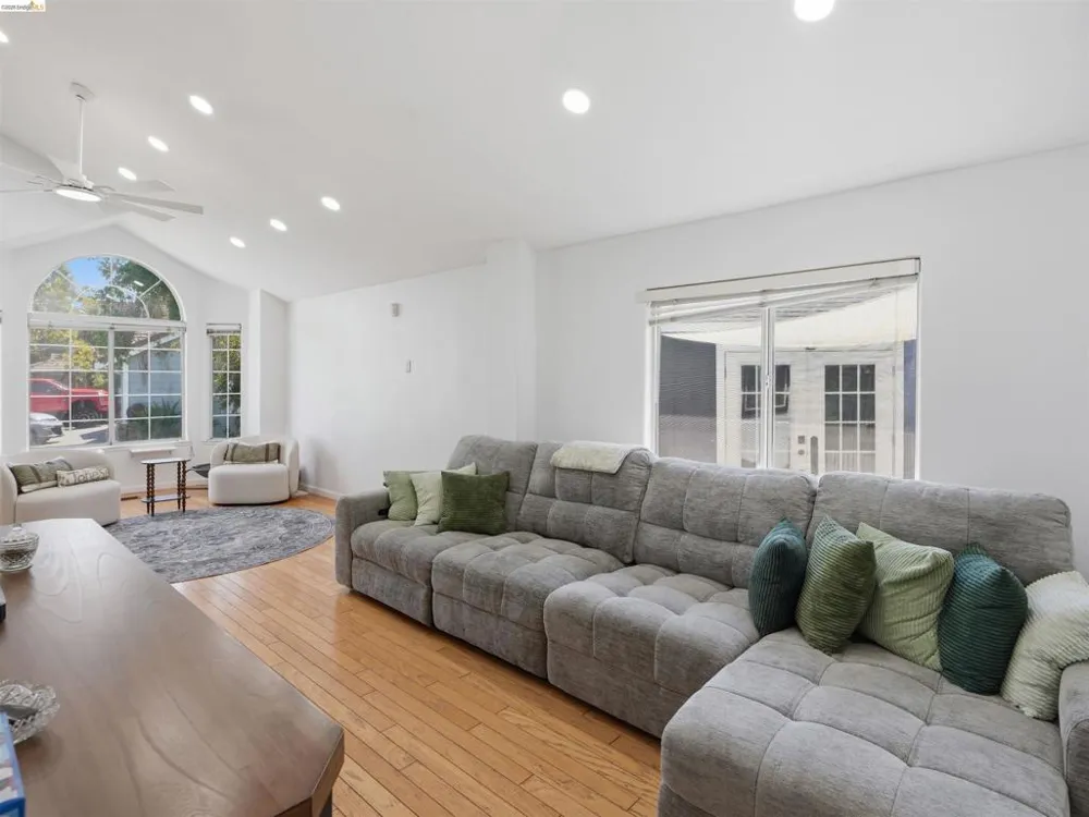 1529 Thistle Court Oakley, CA 94561