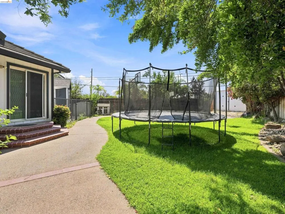 1529 Thistle Court Oakley, CA 94561