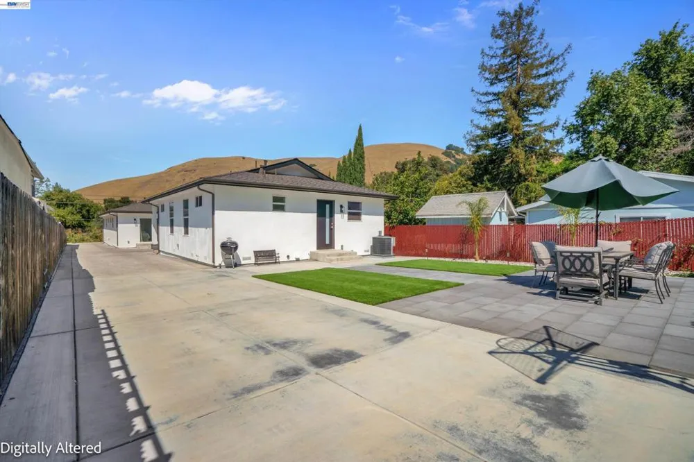919 Old Canyon Rd Fremont, CA 94536