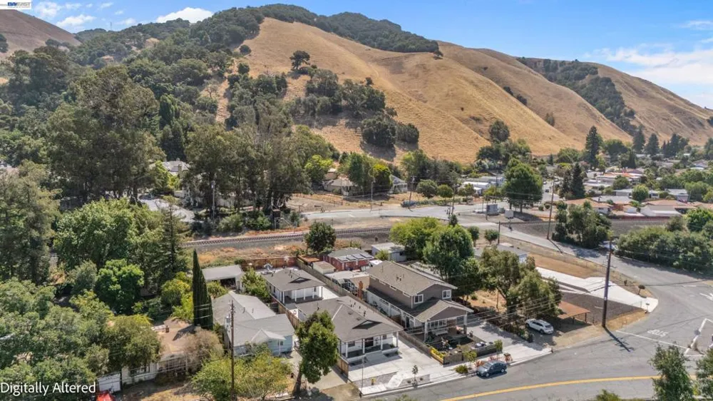 919 Old Canyon Rd Fremont, CA 94536