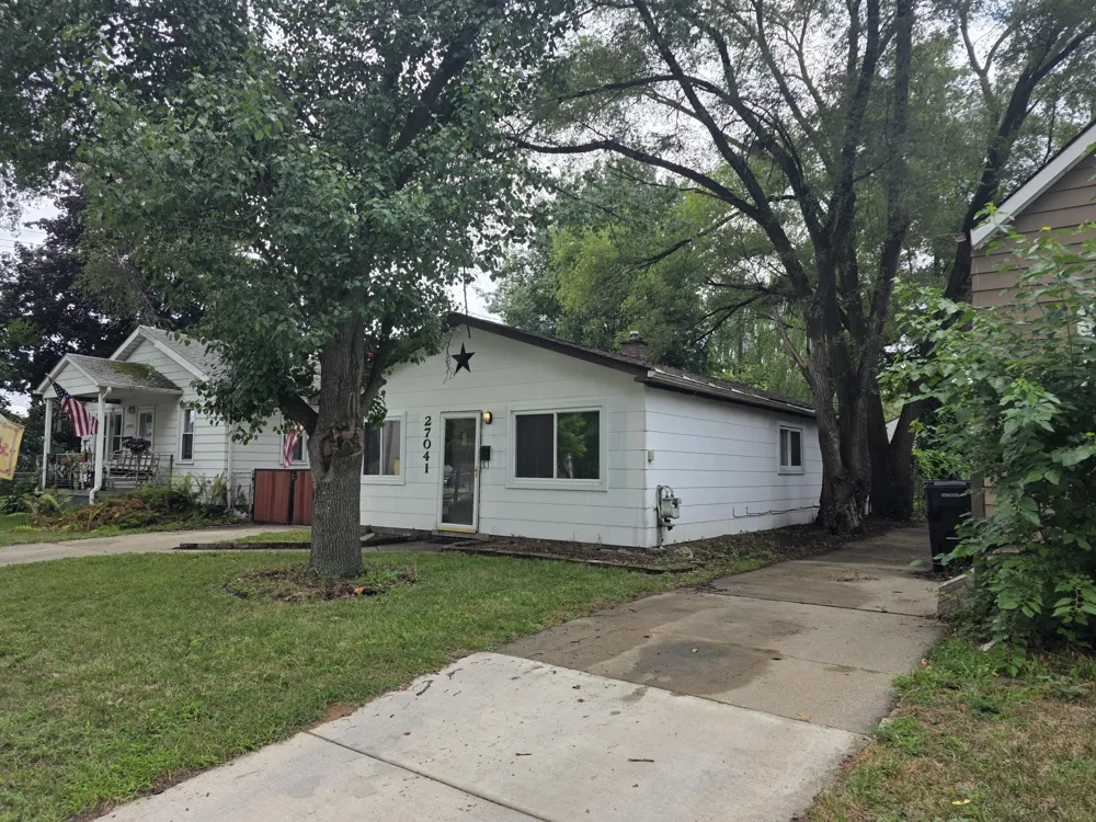 27041 Brettonwoods Street Madison Heights City, MI 48071