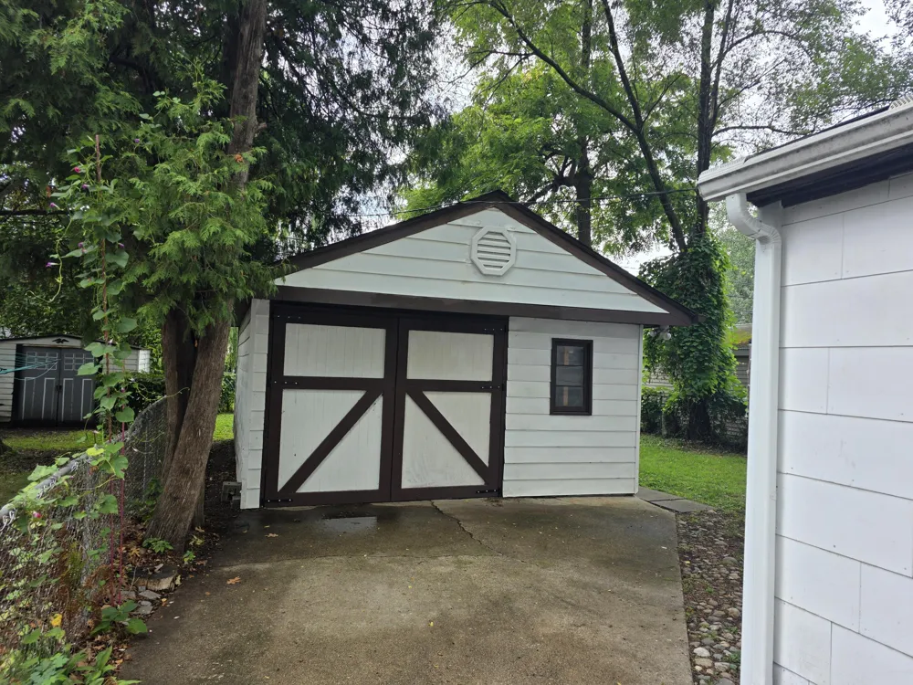 27041 Brettonwoods Street Madison Heights City, MI 48071