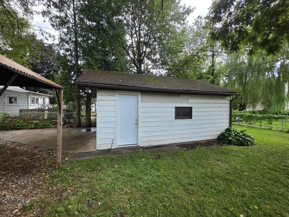 27041 Brettonwoods Street Madison Heights City, MI 48071