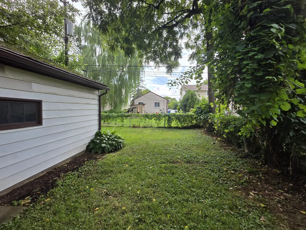 27041 Brettonwoods Street Madison Heights City, MI 48071