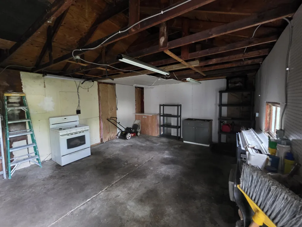 27041 Brettonwoods Street Madison Heights City, MI 48071