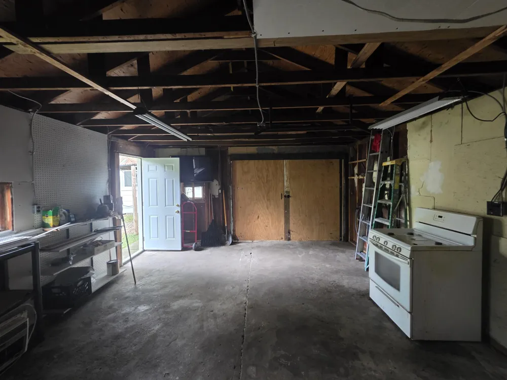 27041 Brettonwoods Street Madison Heights City, MI 48071