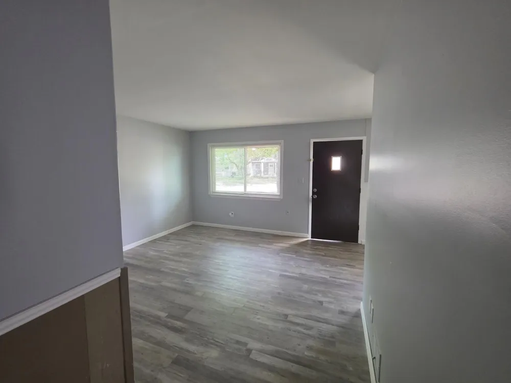 27041 Brettonwoods Street Madison Heights City, MI 48071
