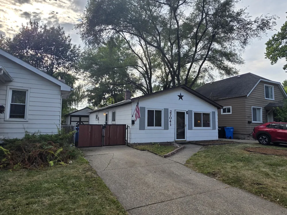27041 Brettonwoods Street Madison Heights City, MI 48071