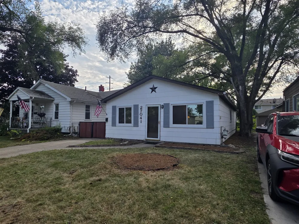 27041 Brettonwoods Street Madison Heights City, MI 48071