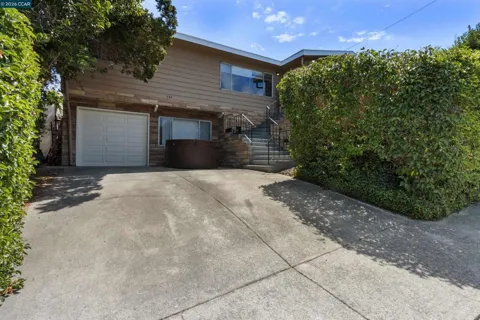 544 Camino Alto