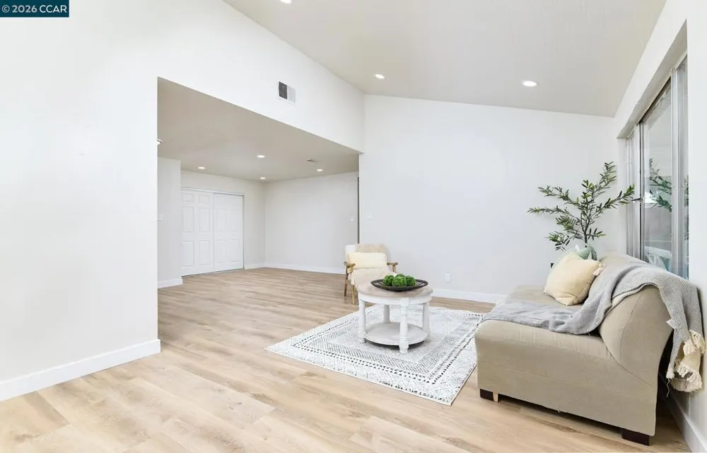 2117 Lopez Dr Antioch, CA 94509