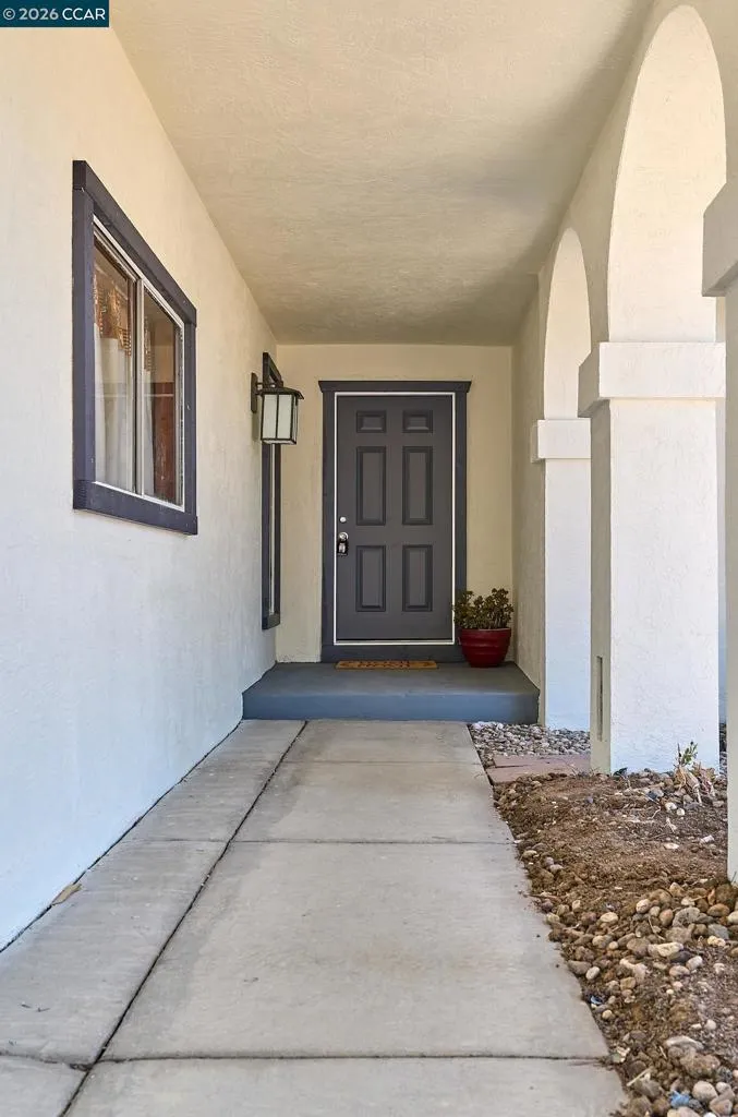 2117 Lopez Dr Antioch, CA 94509