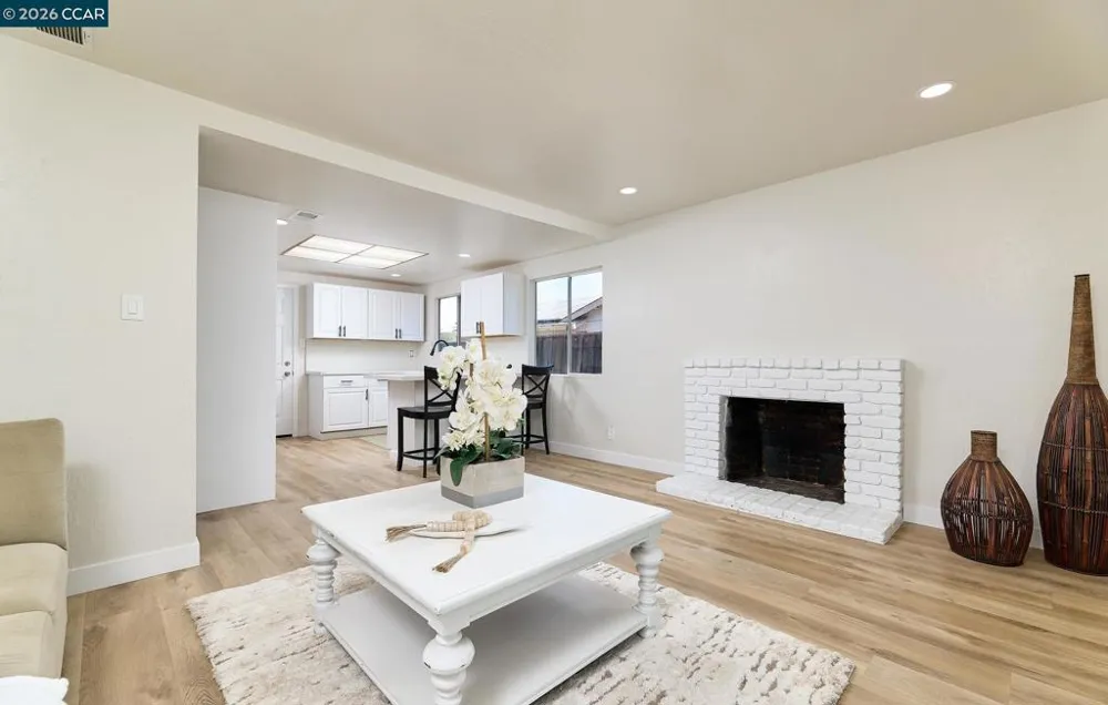2117 Lopez Dr Antioch, CA 94509