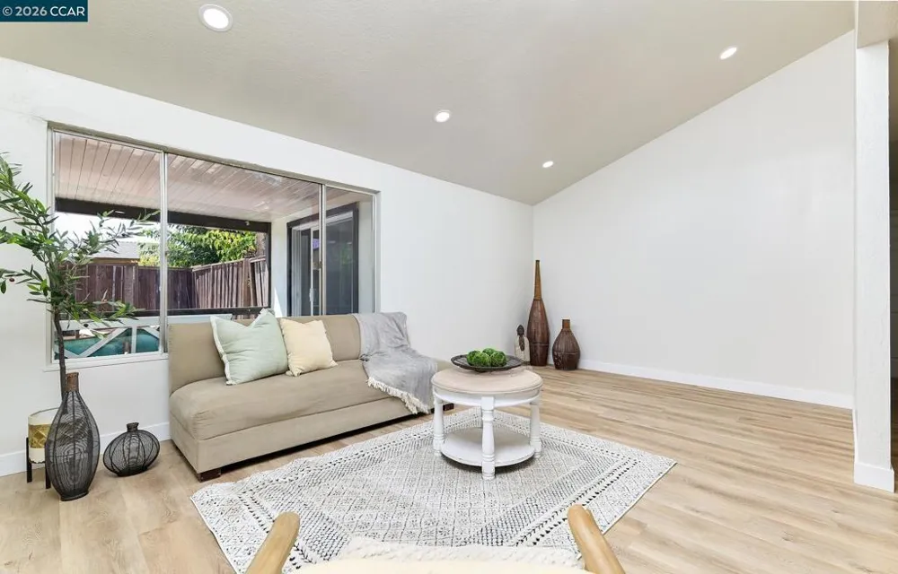 2117 Lopez Dr Antioch, CA 94509