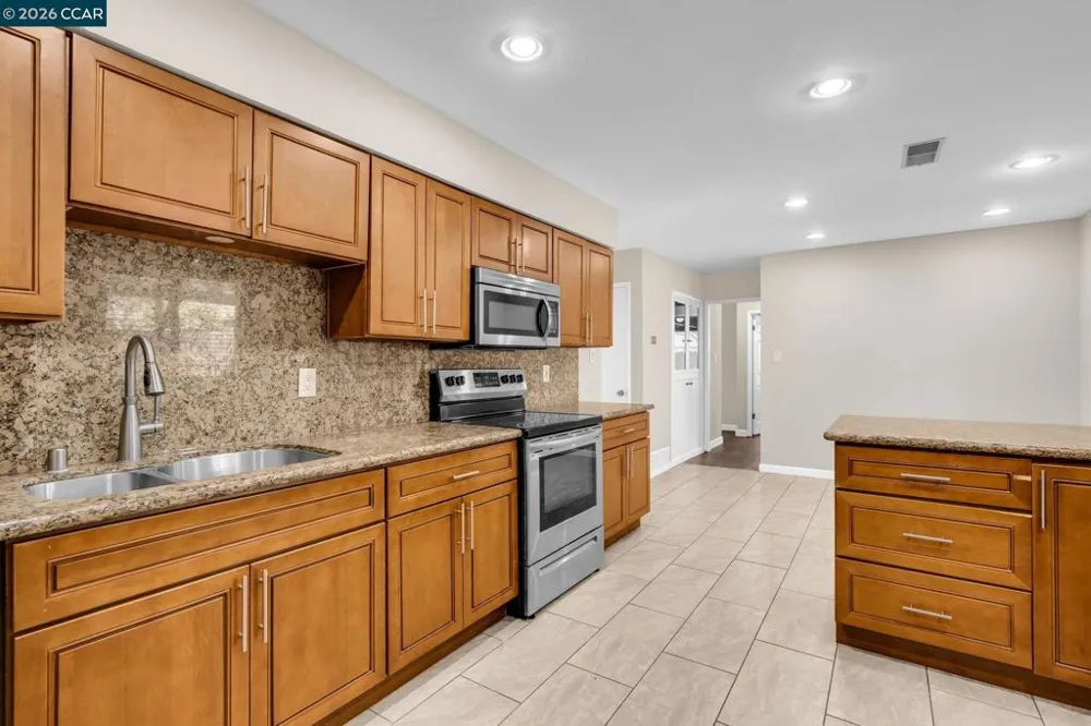 3411 Clayburn Rd Antioch, CA 94509