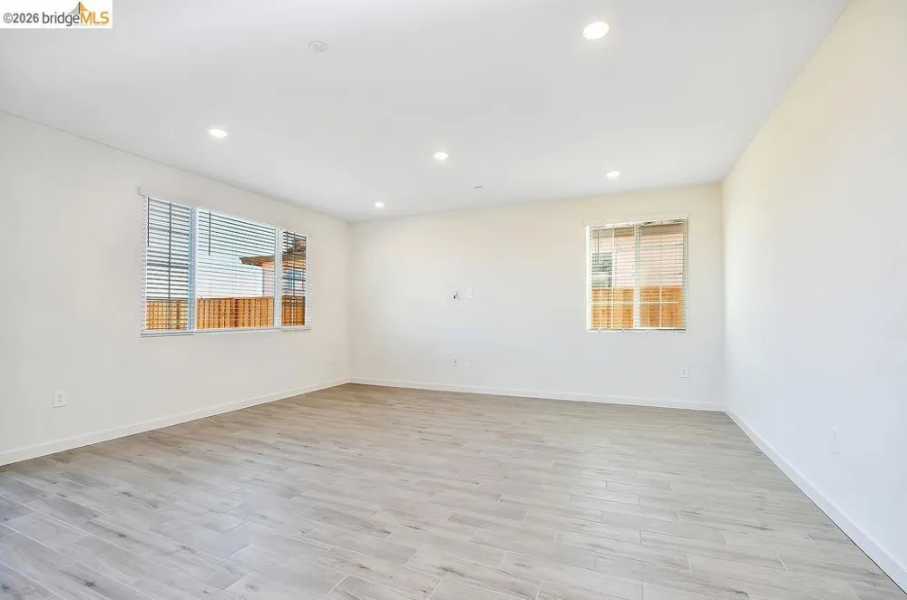 516 Spruce Way Oakley, CA 94561