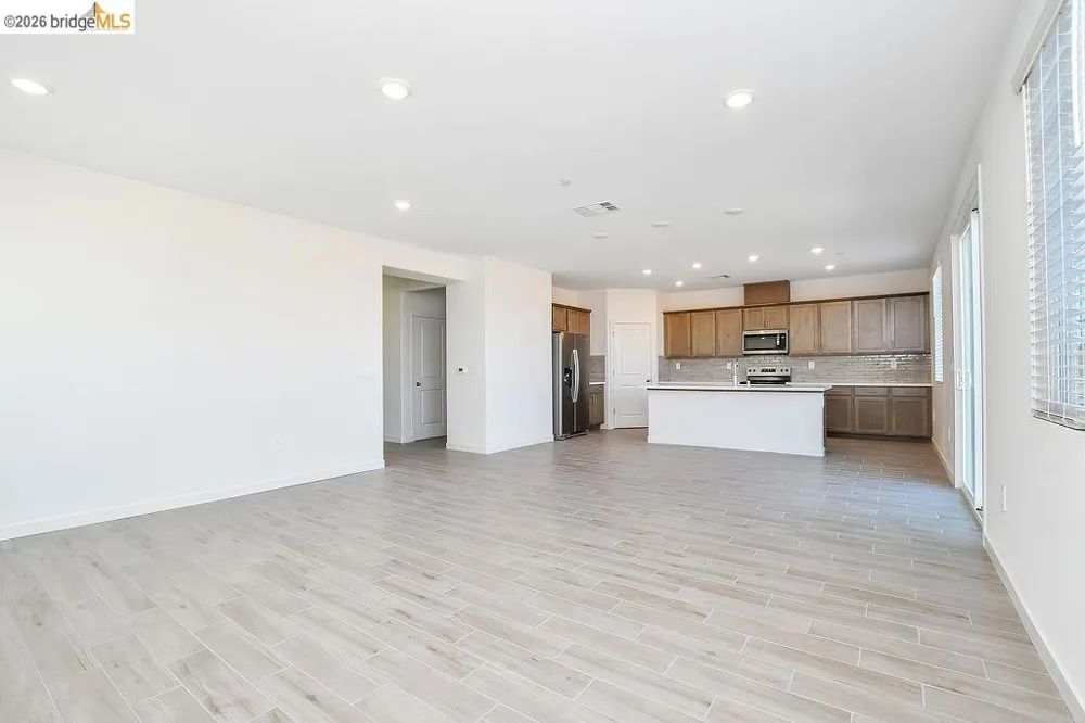 516 Spruce Way Oakley, CA 94561