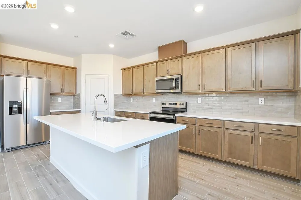 516 Spruce Way Oakley, CA 94561