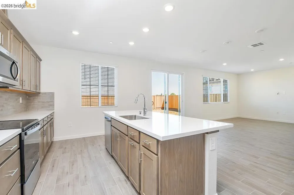 516 Spruce Way Oakley, CA 94561