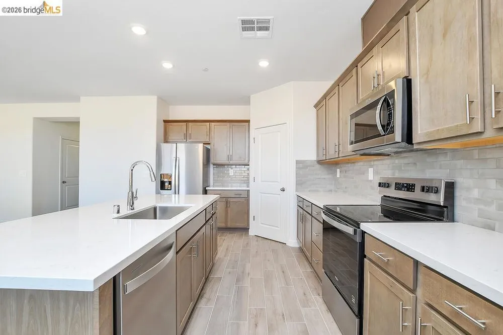 516 Spruce Way Oakley, CA 94561