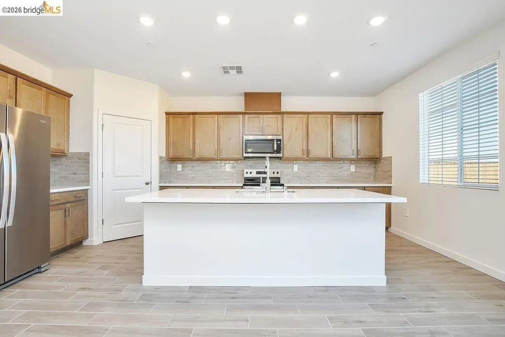 516 Spruce Way Oakley, CA 94561