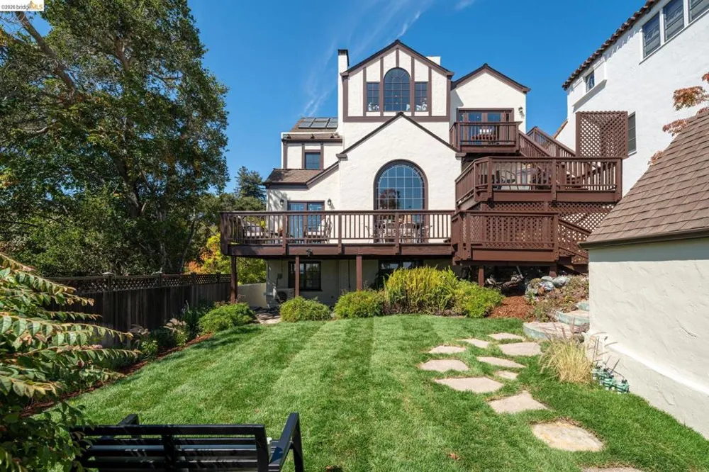 330 Wildwood Avenue Piedmont, CA 94611