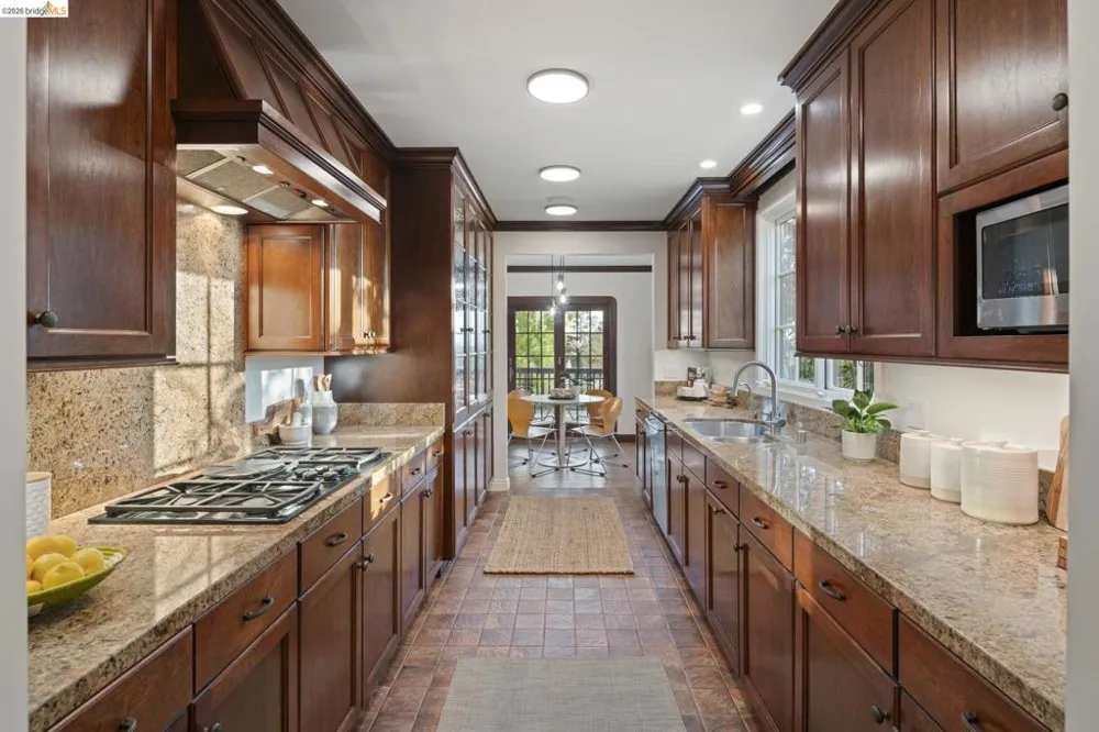 330 Wildwood Avenue Piedmont, CA 94611