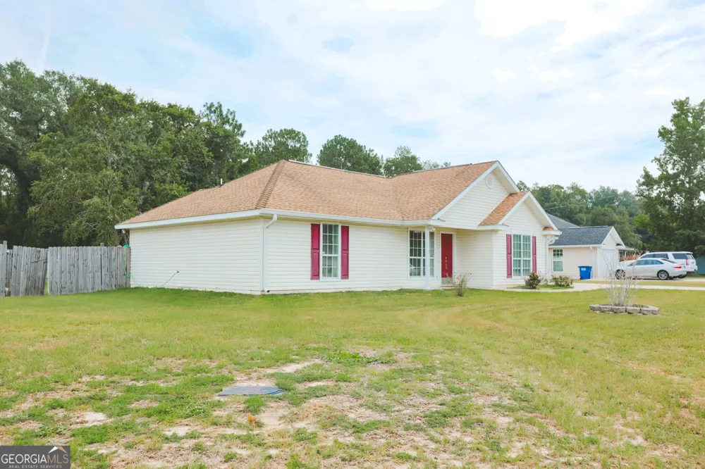4063 Meadow CIR Blackshear, GA 31516