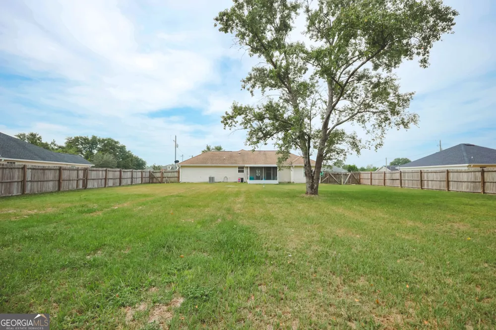 4063 Meadow CIR Blackshear, GA 31516