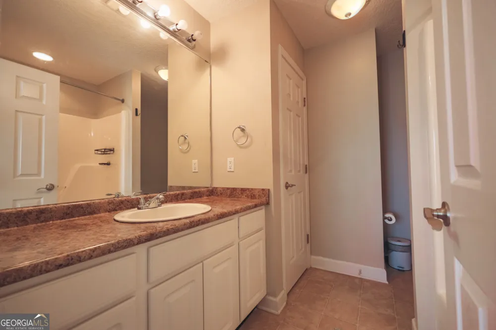 4063 Meadow CIR Blackshear, GA 31516