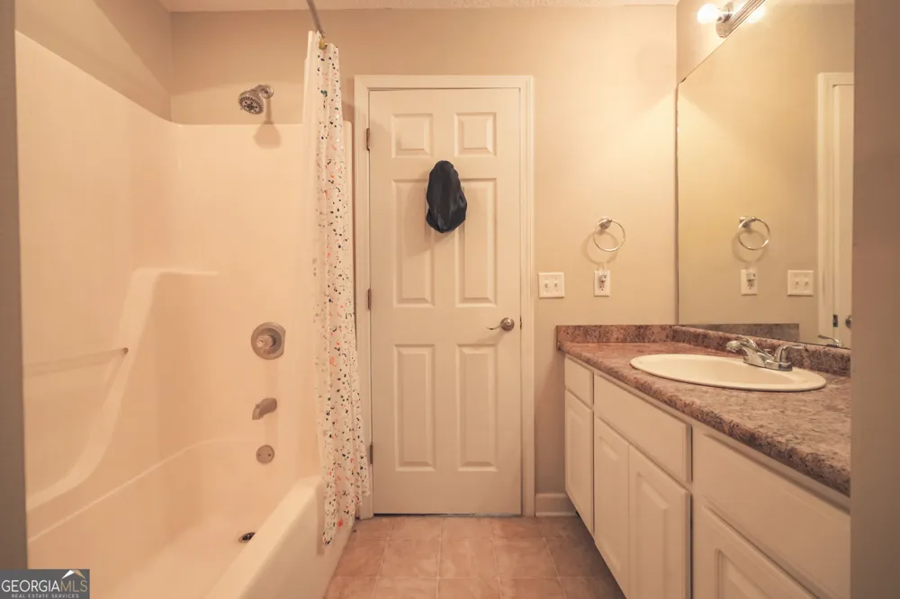 4063 Meadow CIR Blackshear, GA 31516
