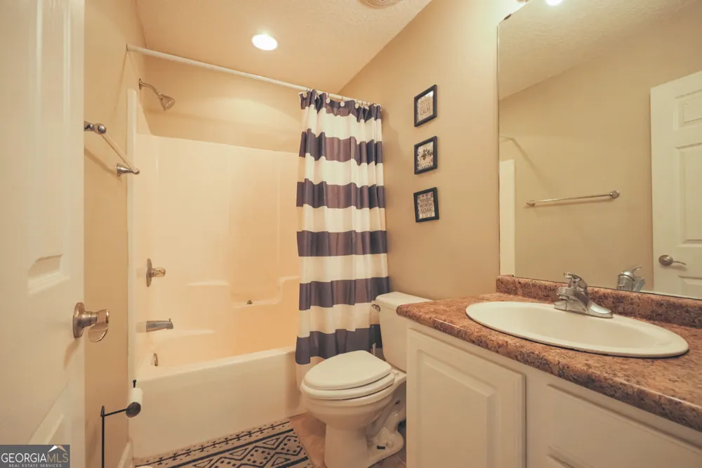 4063 Meadow CIR Blackshear, GA 31516