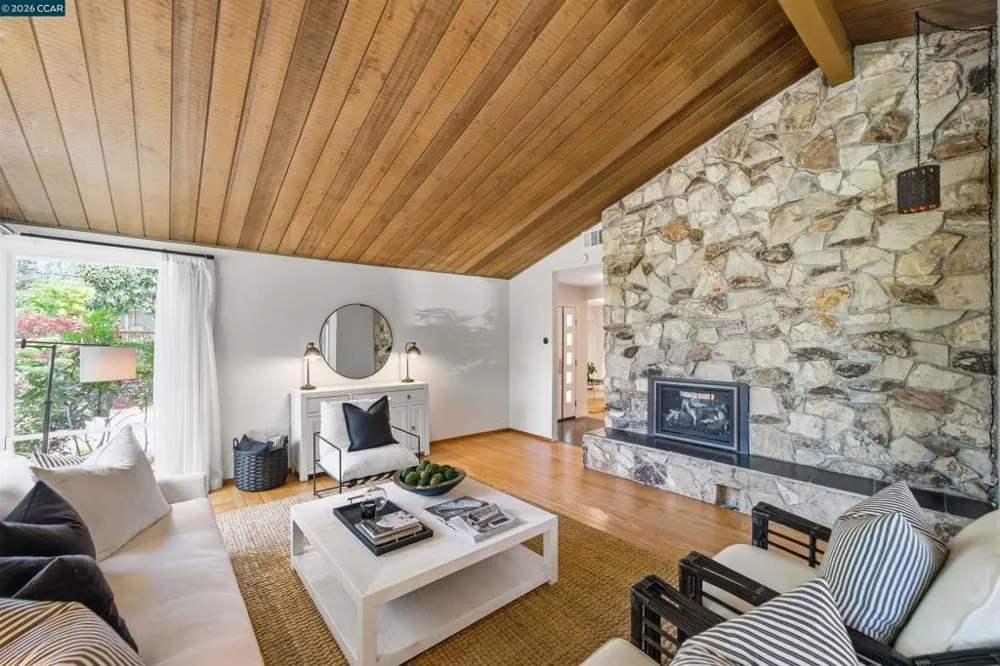 157 Shuey Dr Moraga, CA 94556