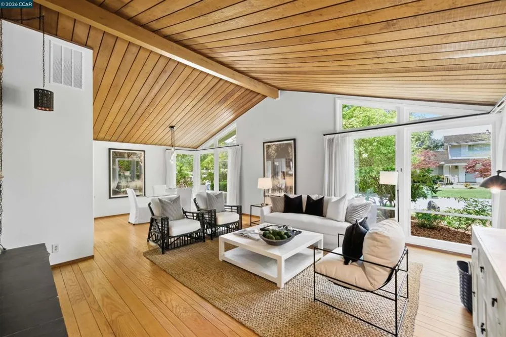 157 Shuey Dr Moraga, CA 94556