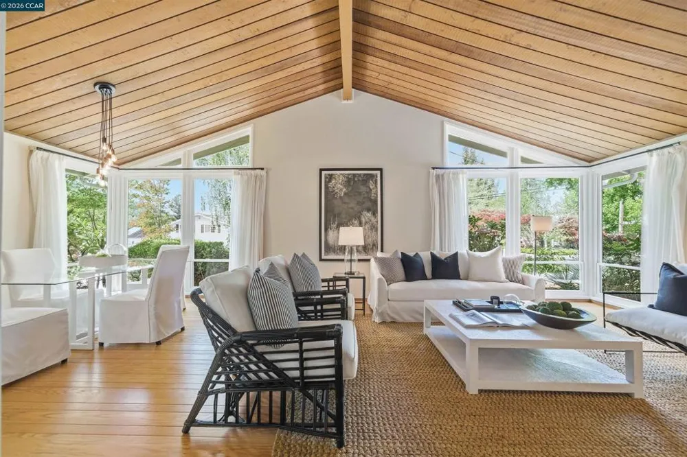 157 Shuey Dr Moraga, CA 94556