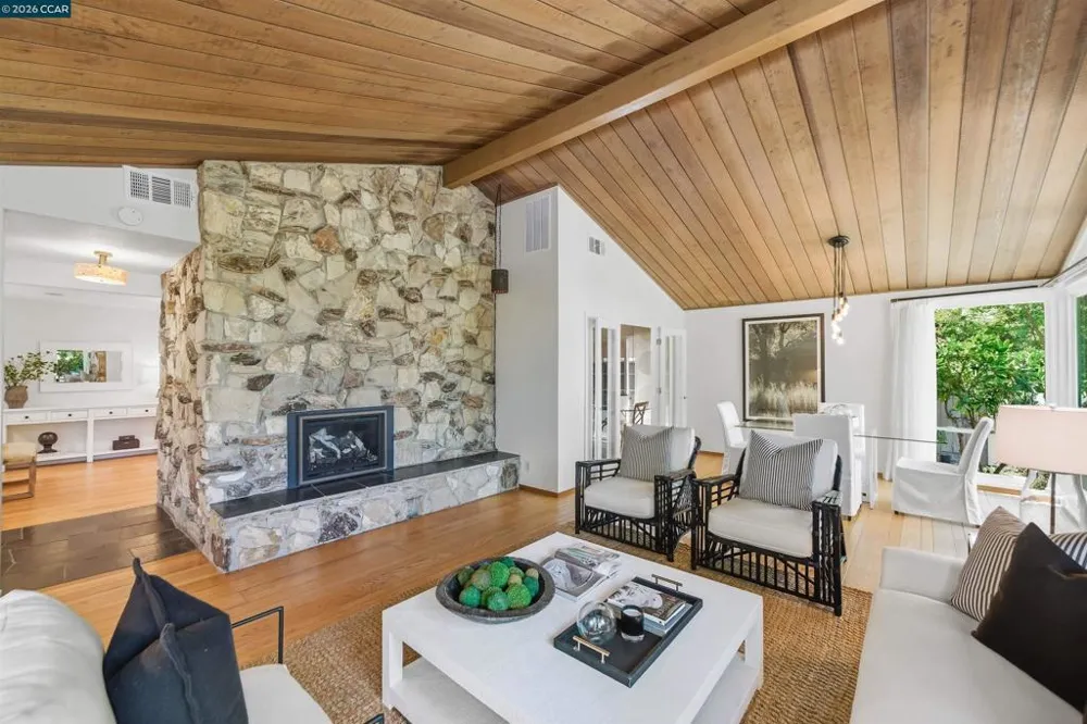 157 Shuey Dr Moraga, CA 94556