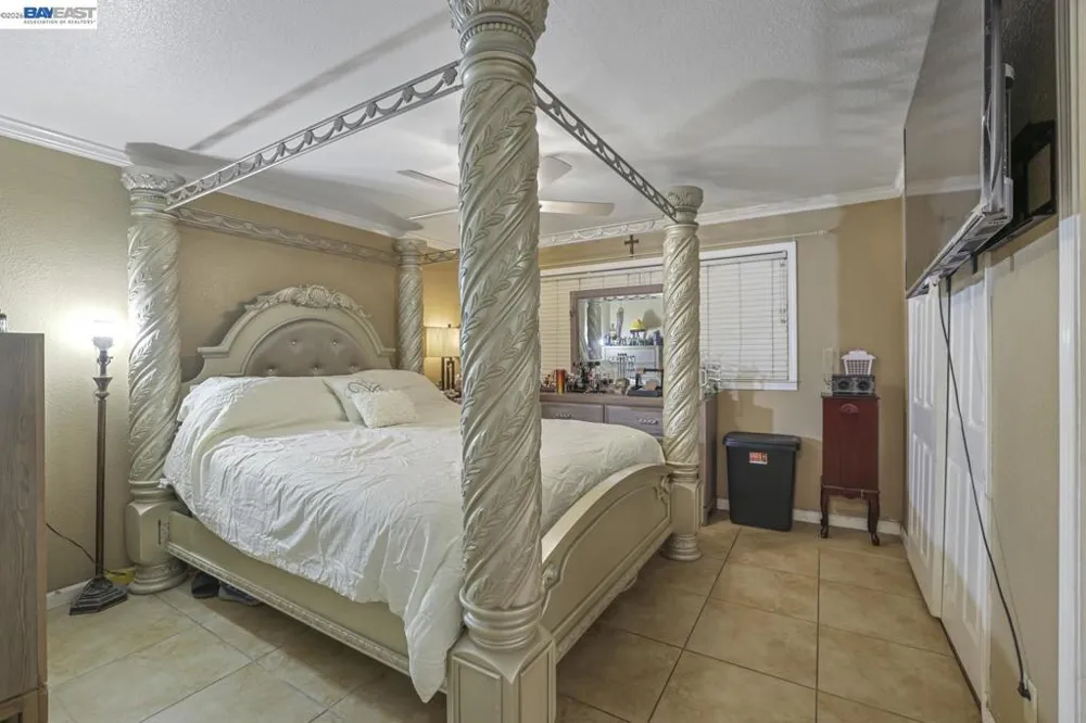 1427 Snyder St Manteca, CA 95336