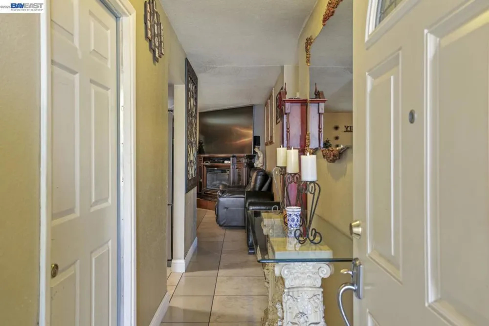 1427 Snyder St Manteca, CA 95336