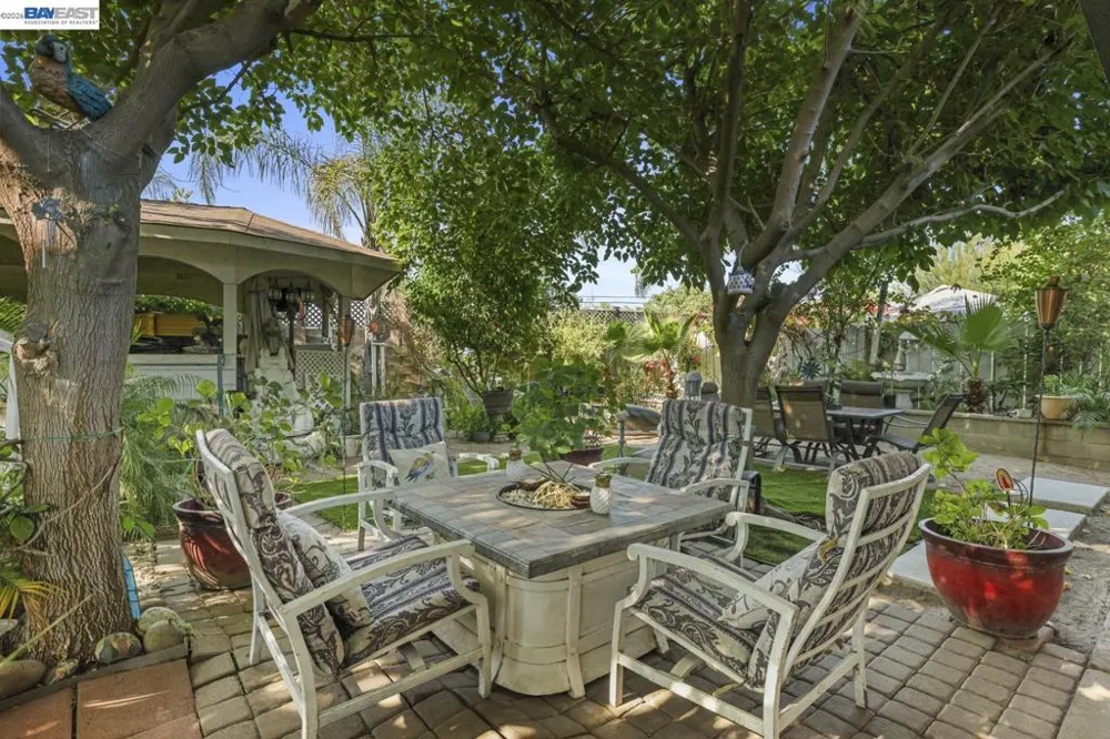 1427 Snyder St Manteca, CA 95336