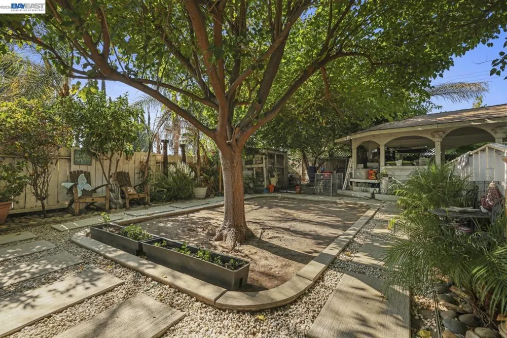 1427 Snyder St Manteca, CA 95336