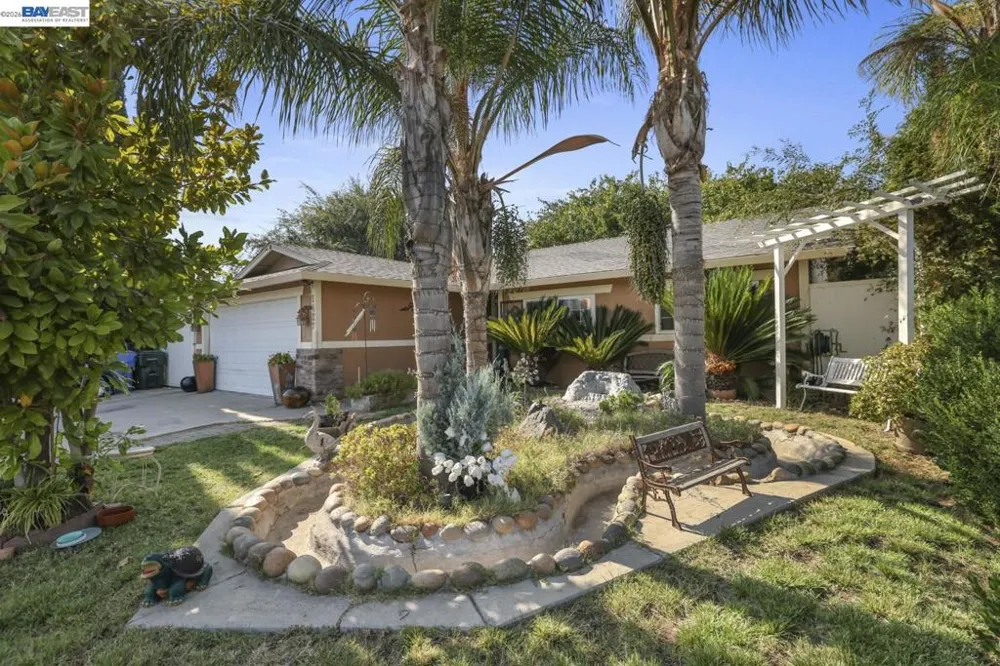 1427 Snyder St Manteca, CA 95336