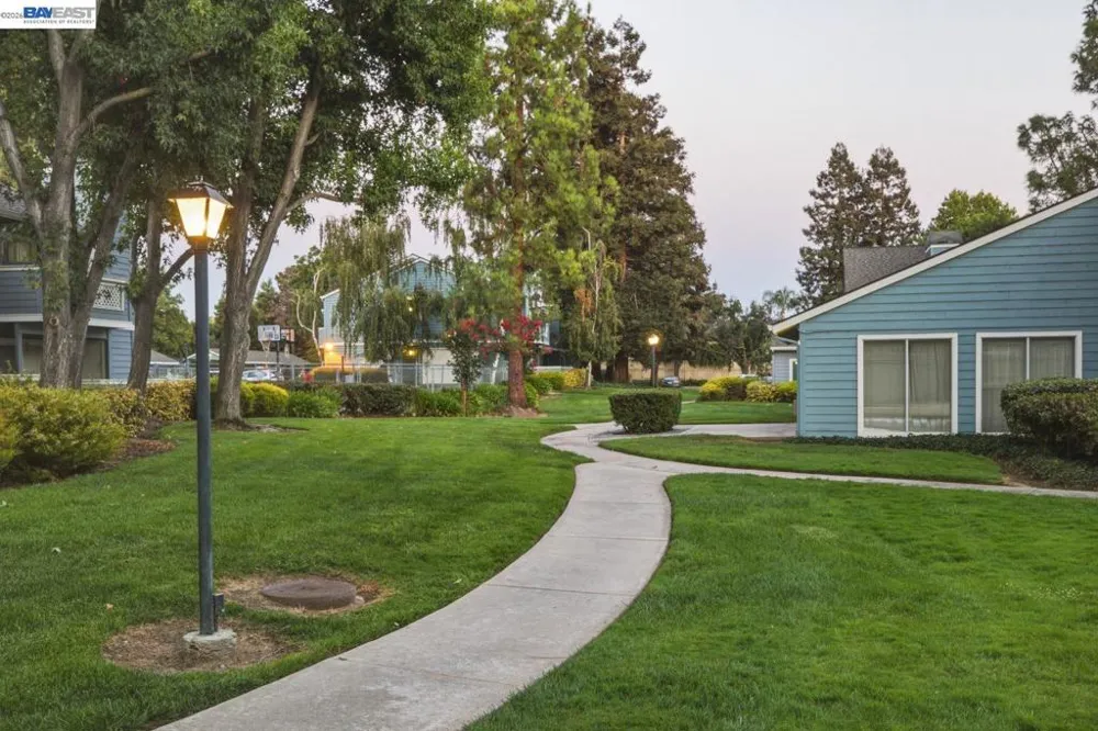1511 Four Oaks Cir San Jose, CA 95131