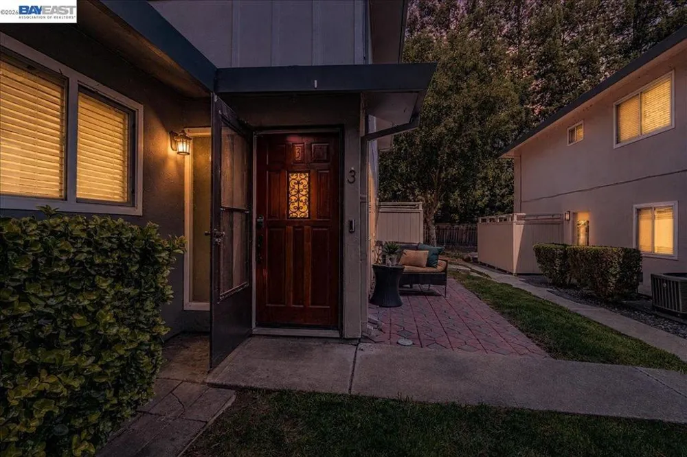 8172 Arroyo Dr #3 Pleasanton, CA 94588