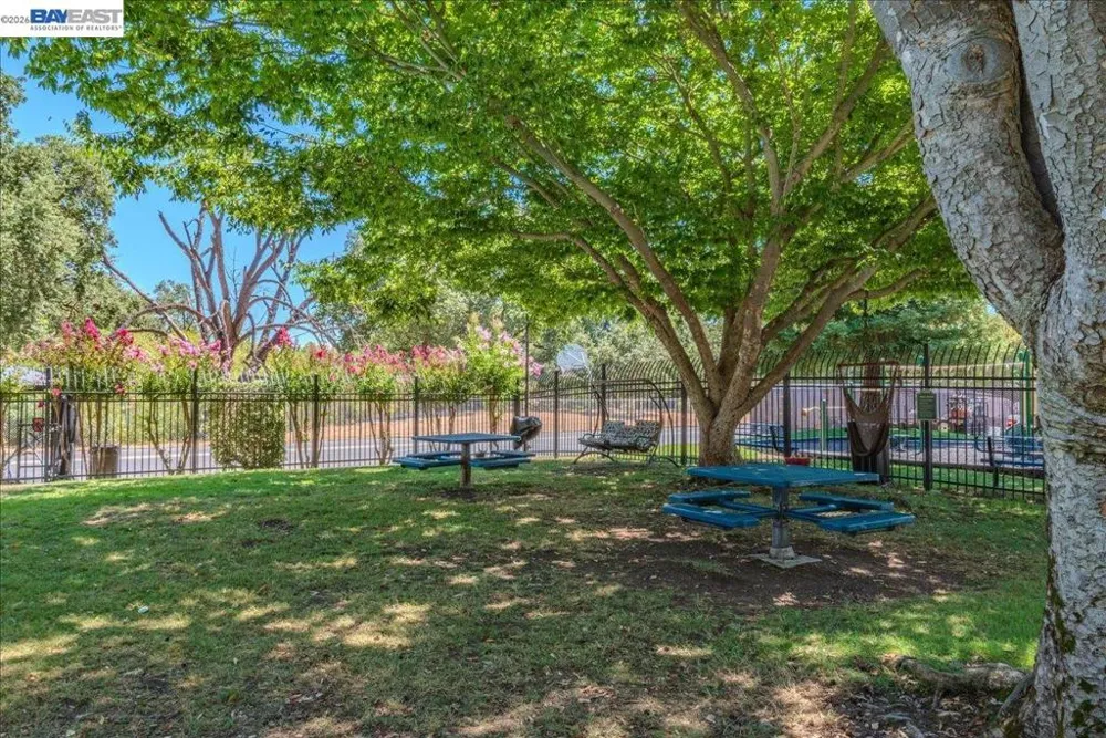 8172 Arroyo Dr #3 Pleasanton, CA 94588
