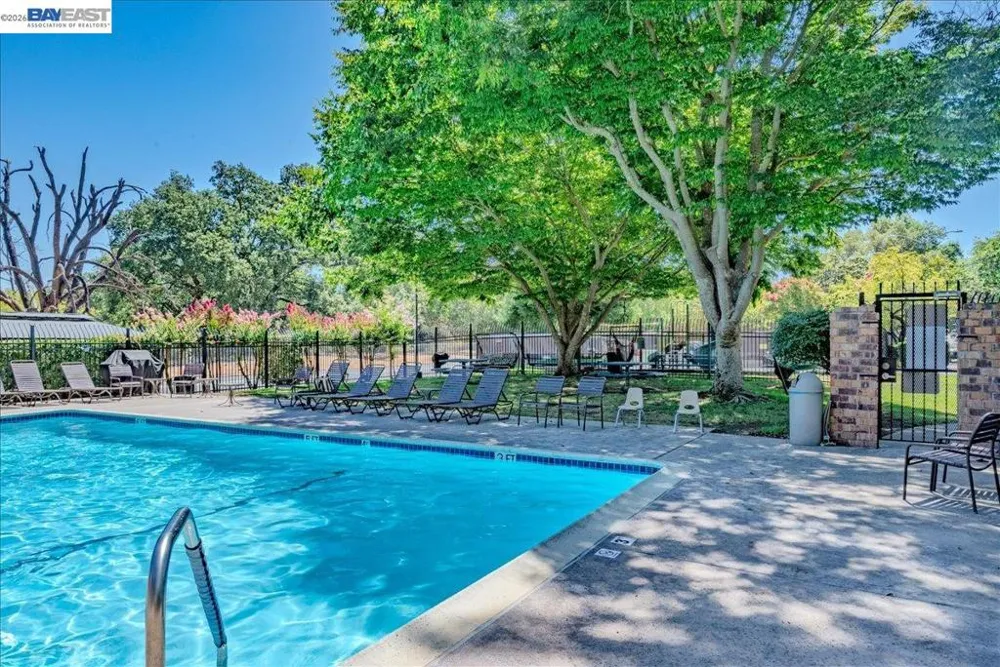 8172 Arroyo Dr #3 Pleasanton, CA 94588