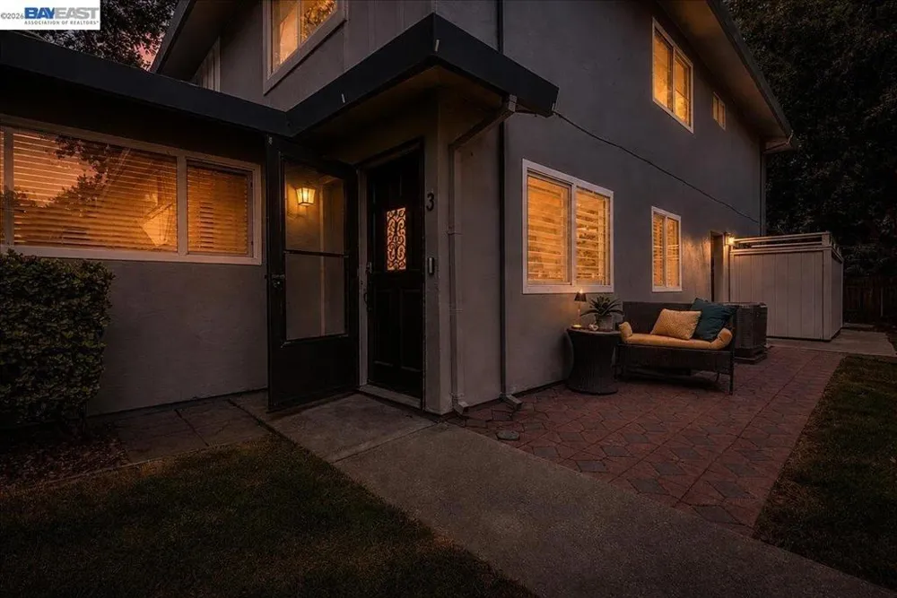 8172 Arroyo Dr #3 Pleasanton, CA 94588